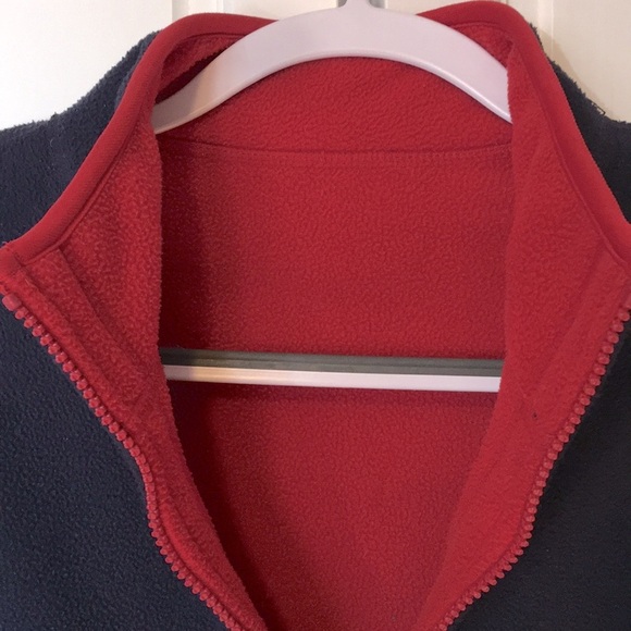 Fleece jacket reversible to wear as navy or red - Picture 5 of 9